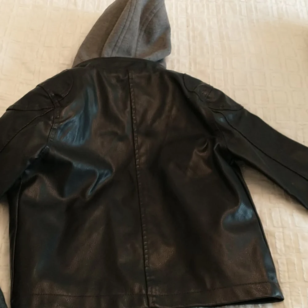 Faux‎ leather jacket and clothing set